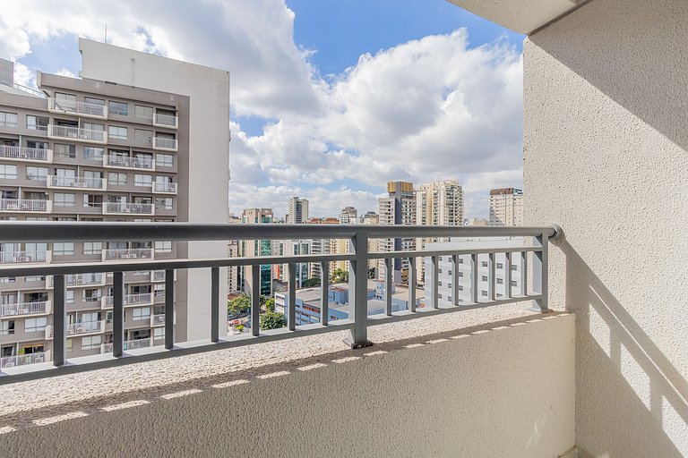 18º Andar com Varanda, Vista e Piscina