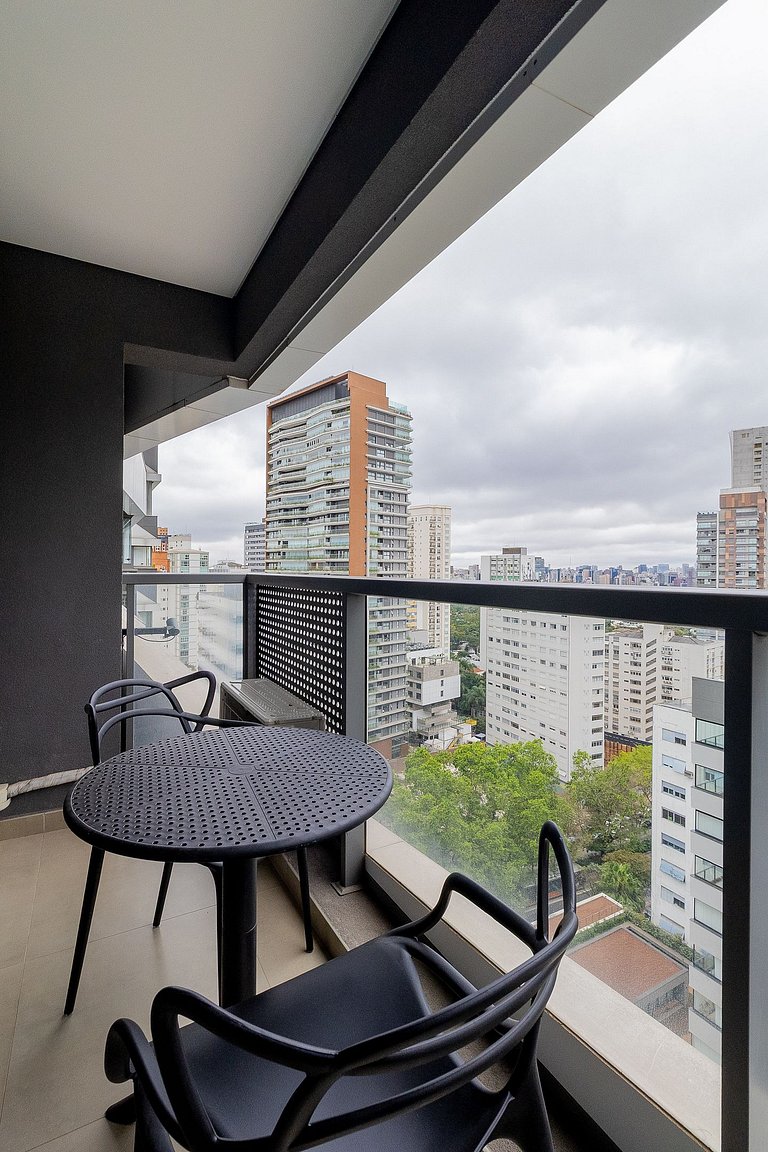 15ª Andar. Piscina e academia na Oscar Freire