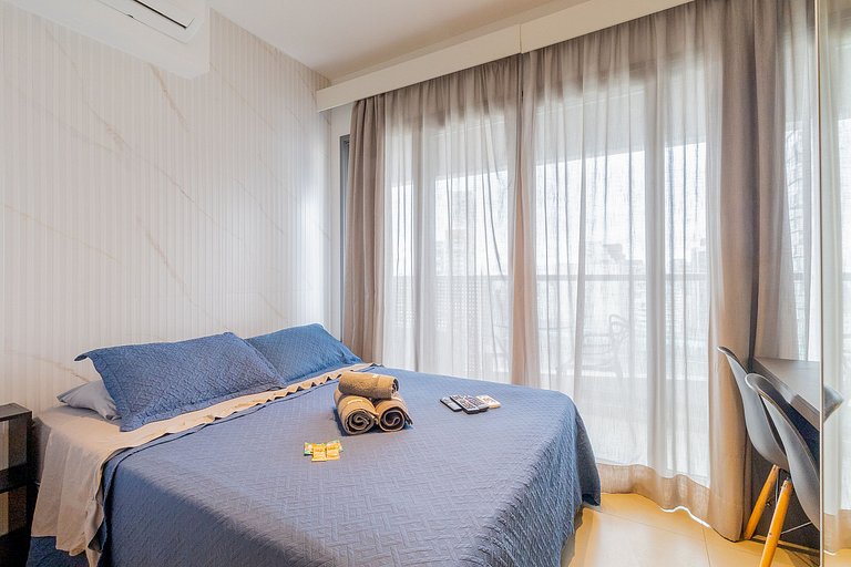 Hermoso estudio con espacio de trabajo en Oscar Freire
