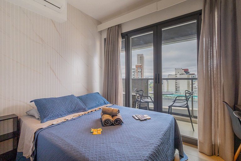Hermoso estudio con espacio de trabajo en Oscar Freire