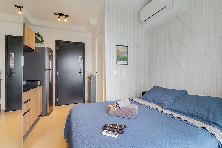 Hermoso estudio con espacio de trabajo en Oscar Freire