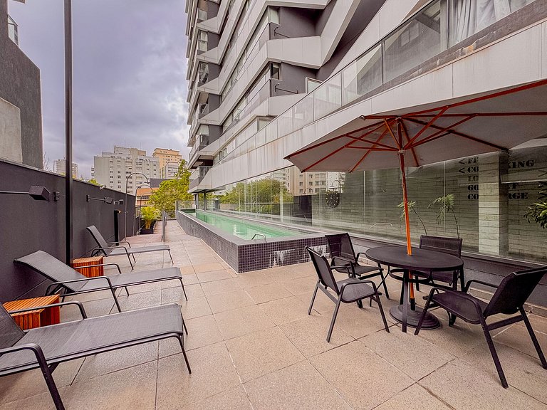 Hermoso estudio con espacio de trabajo en Oscar Freire