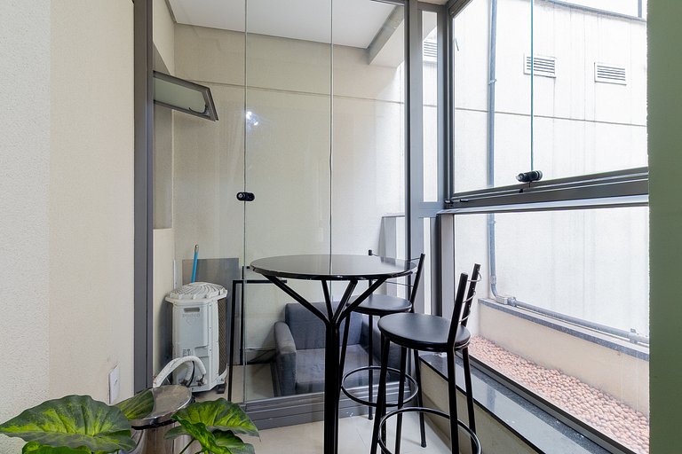 Reformado, com Piscina e Sauna na Bela Cintra