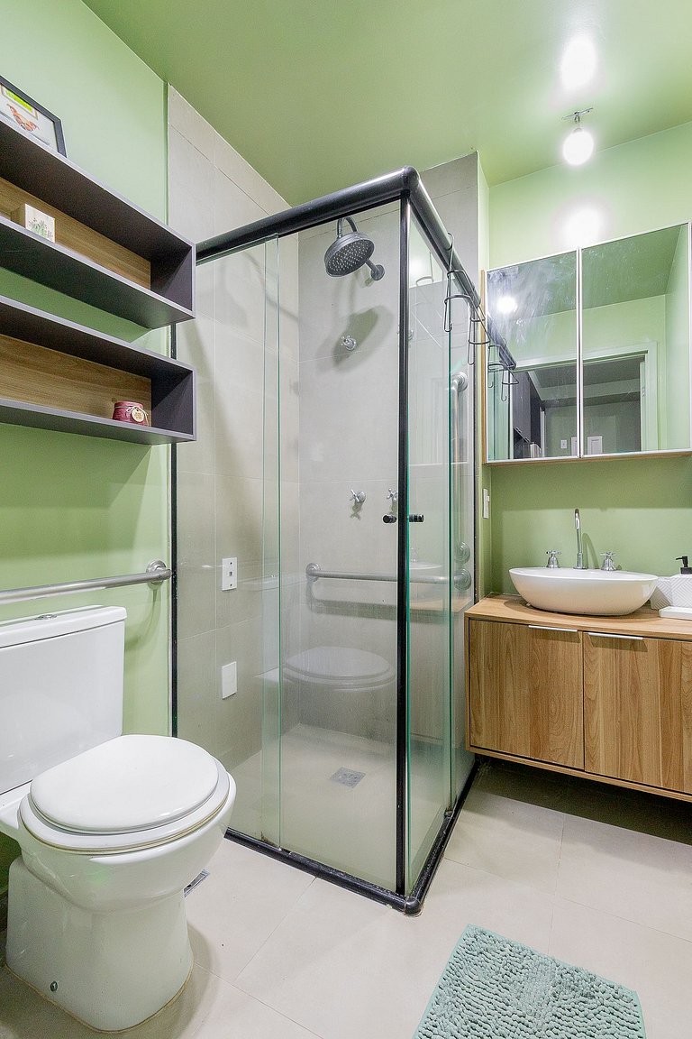 Reformado, com Piscina e Sauna na Bela Cintra