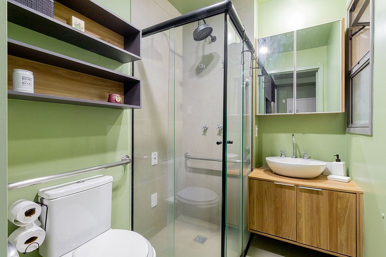 Reformado, com Piscina e Sauna na Bela Cintra